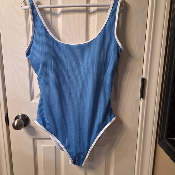 Blue Ribbed Tank Top - Picture 2 of 2